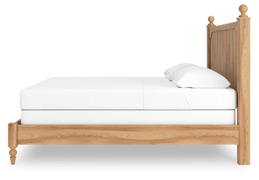 Galletyn Panel Bed