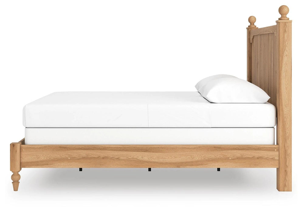 Galletyn Panel Bed